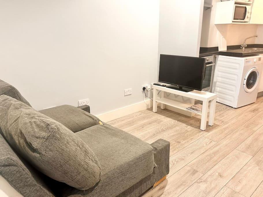 Charming In Lee Apartment *